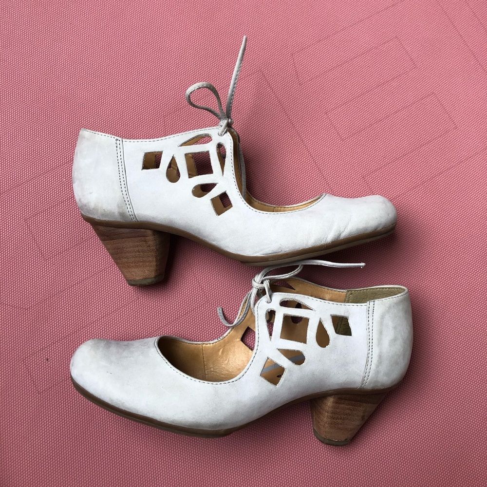 Gil Torreo Eyelet Suede Mary Jane Heels